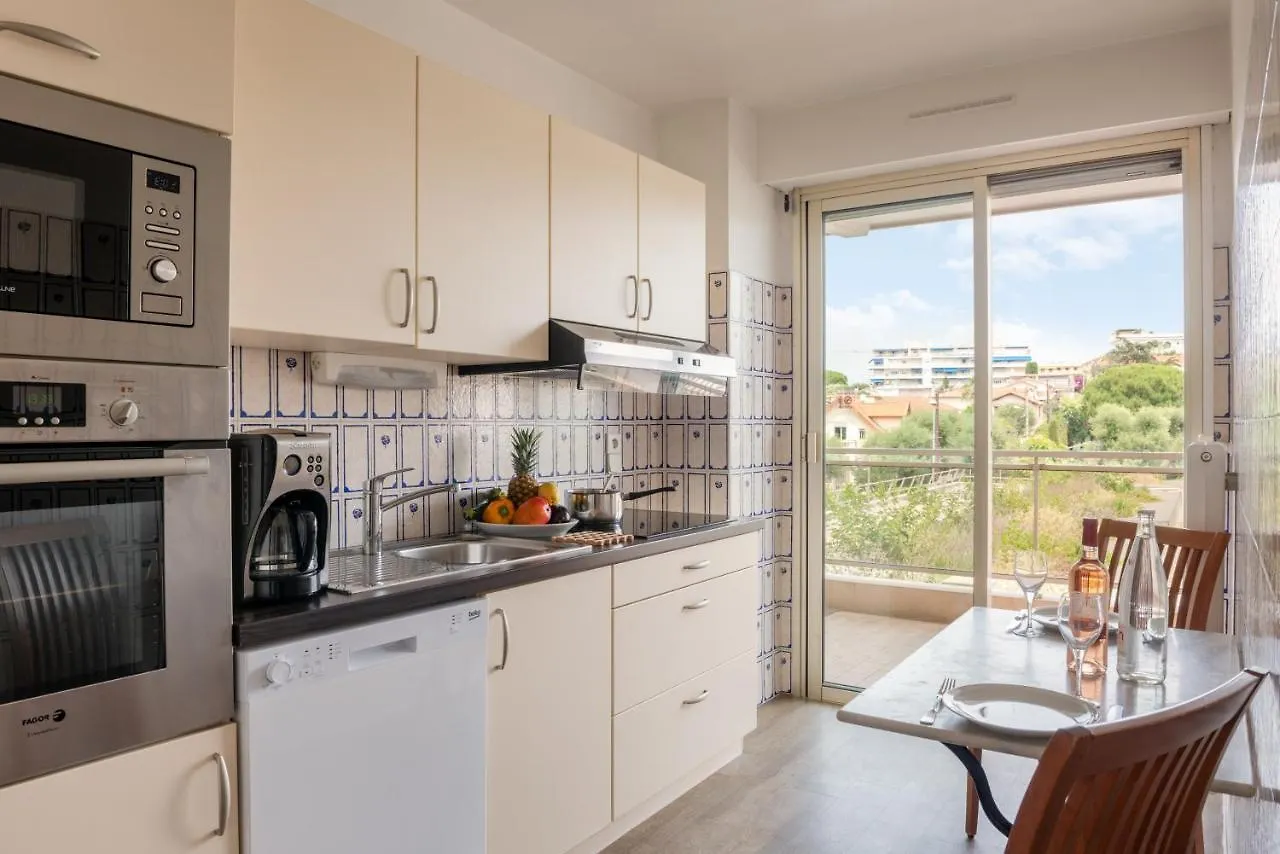 The Originals Residence, Les Strelitzias Juan-les-Pins Aparthotel